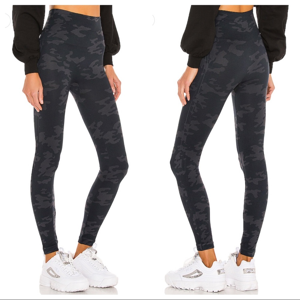 Spanx Look At Me Now Camo Print Seamless Leggings